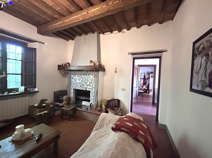 Image No.12-3 Bed Property for sale