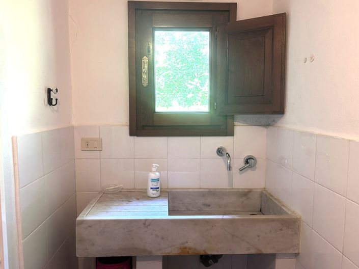 Image No.18-3 Bed Property for sale