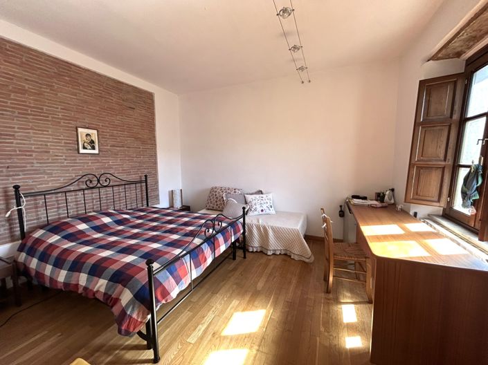 Image No.22-3 Bed Property for sale