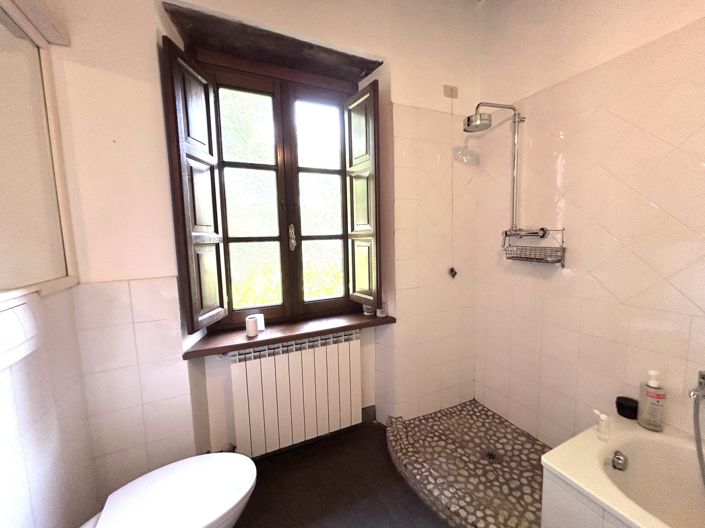Image No.24-3 Bed Property for sale