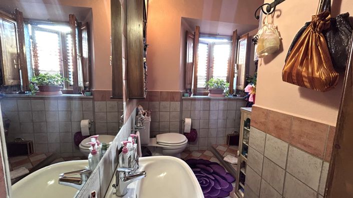 Image No.17-3 Bed Property for sale