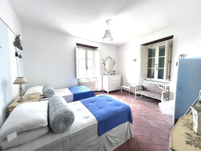 Image No.16-4 Bed House for sale