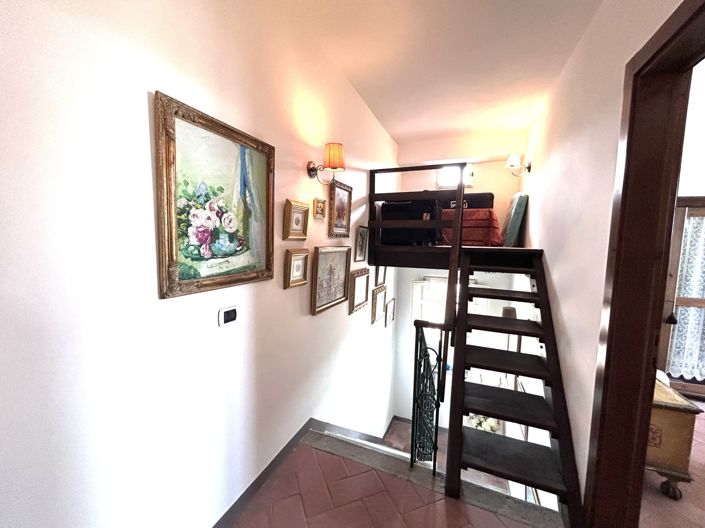 Image No.21-4 Bed House for sale