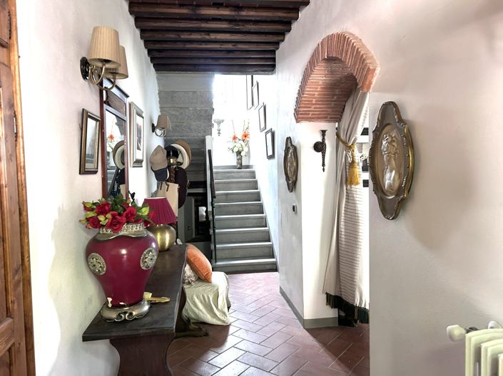 Image No.6-4 Bed House for sale