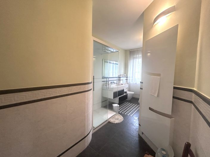 Image No.24-2 Bed Property for sale