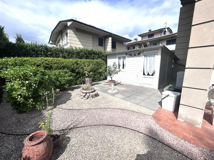 Image No.29-2 Bed Property for sale