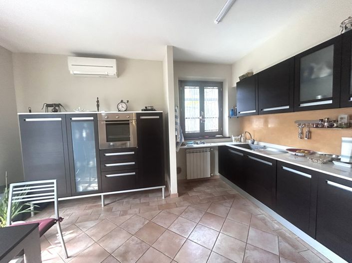 Image No.6-2 Bed Property for sale