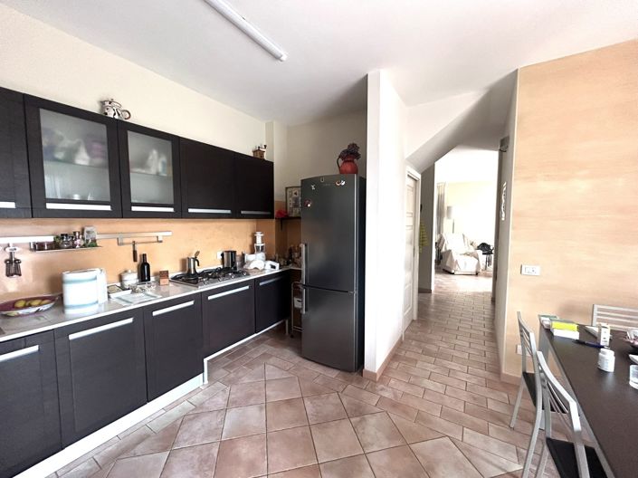 Image No.8-2 Bed Property for sale