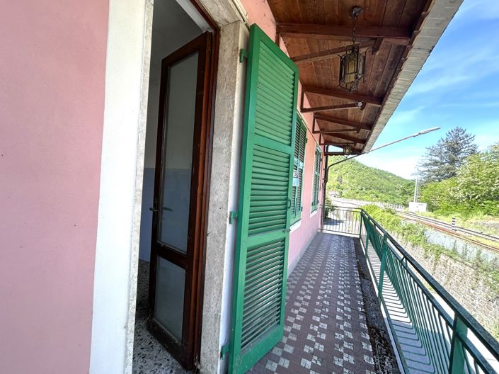 Image No.15-2 Bed Property for sale