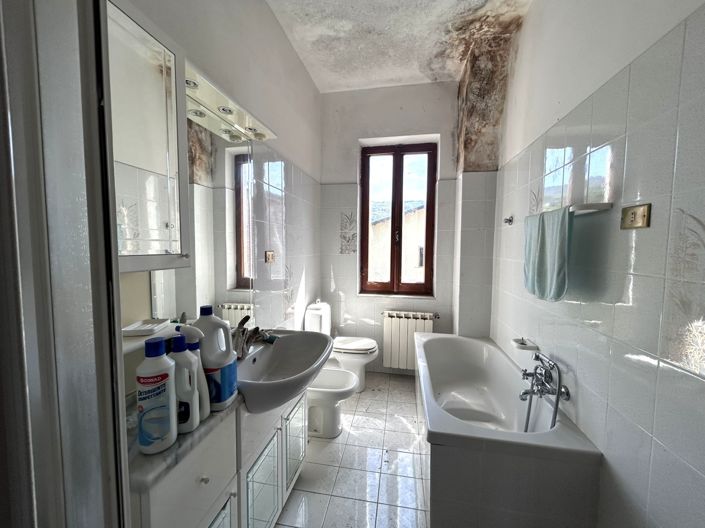 Image No.18-2 Bed Property for sale