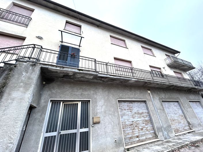 Image No.15-2 Bed Property for sale