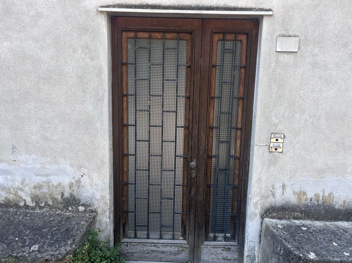 Image No.20-2 Bed Property for sale