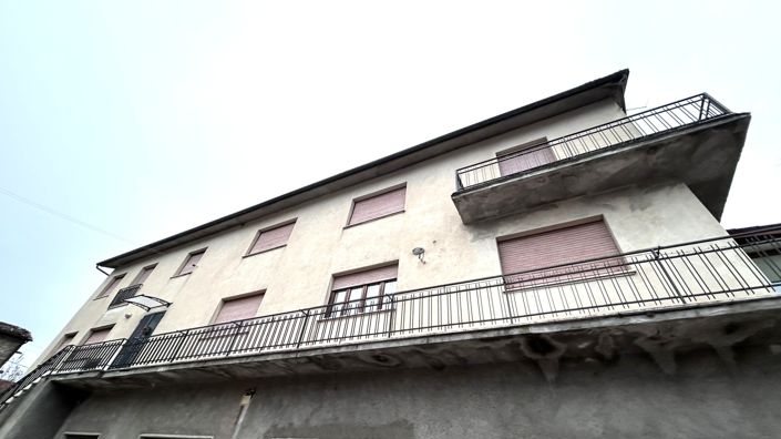 Image No.9-2 Bed Property for sale