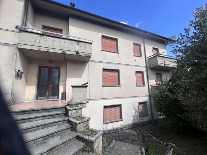Image No.3-3 Bed Property for sale