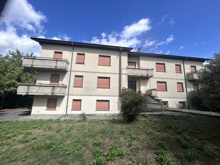 Image No.4-3 Bed Property for sale