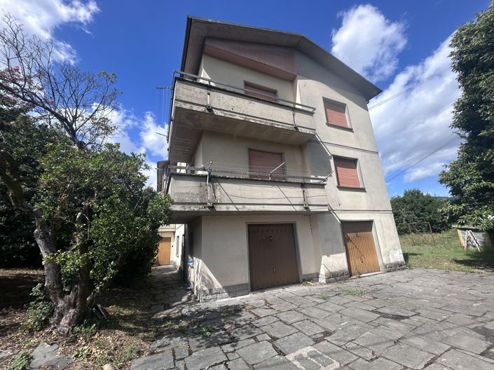 Image No.5-3 Bed Property for sale