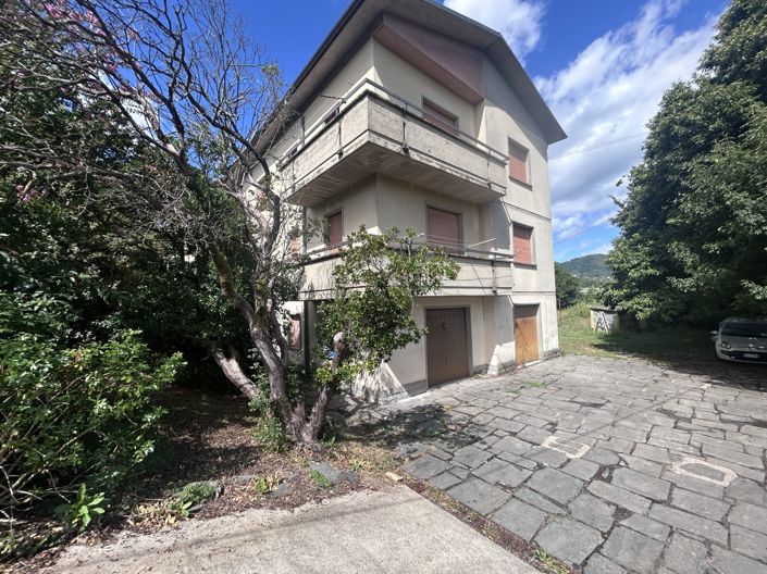 Image No.6-3 Bed Property for sale