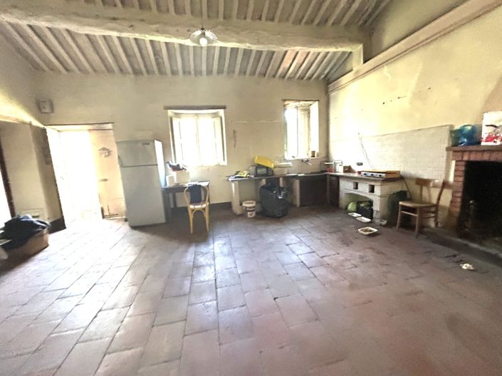 Image No.6-3 Bed Property for sale