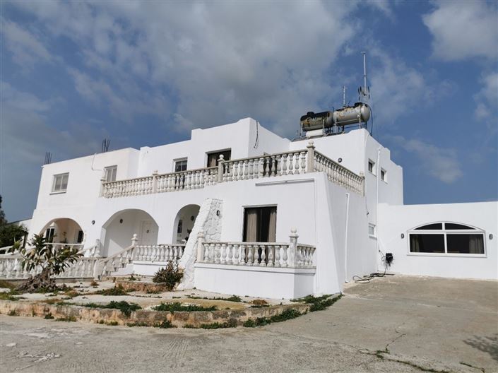 Image No.1-Maison de 6 chambres à vendre à Ayia Napa