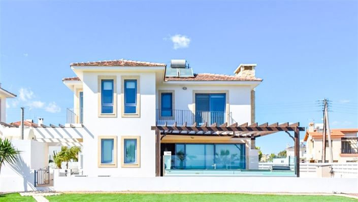 Image No.1-5 Bed House for sale