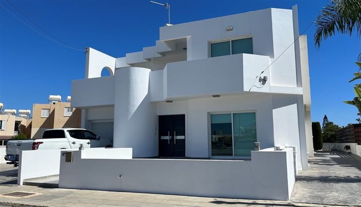 Image No.1-Maison de 3 chambres à vendre à Paralimni