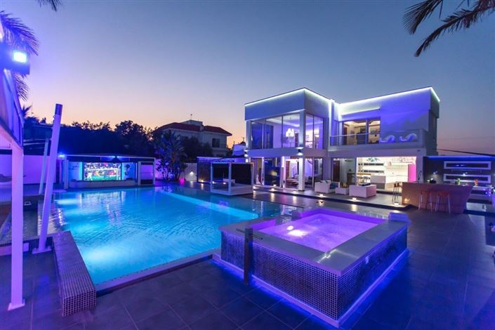 Image No.1-5 Bed House for sale