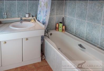 la-fuente1-bathroom2