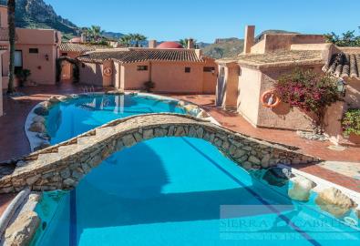 la-Fuente1-pool-4