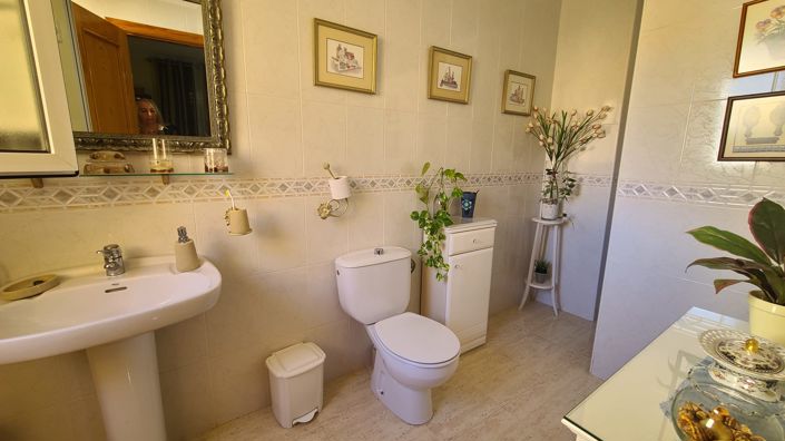 Image No.17-3 Bed Townhouse for sale