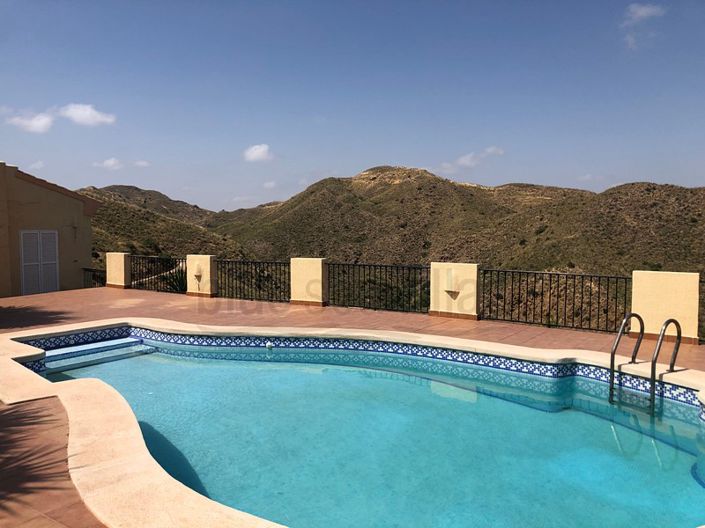 Image No.10-3 Bed Villa for sale