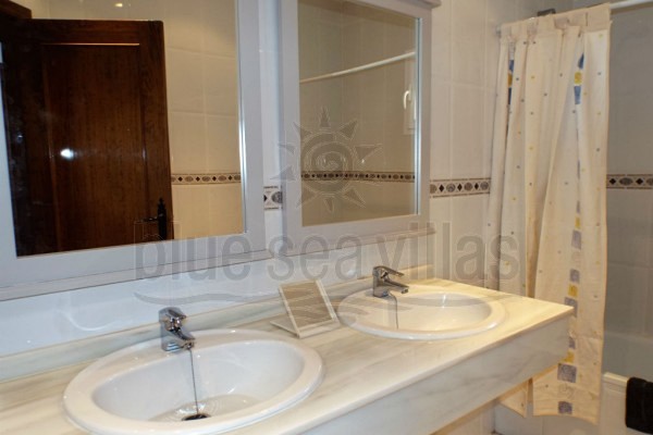 Image No.28-3 Bed Villa for sale