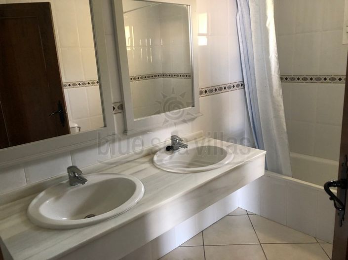 Image No.31-3 Bed Villa for sale