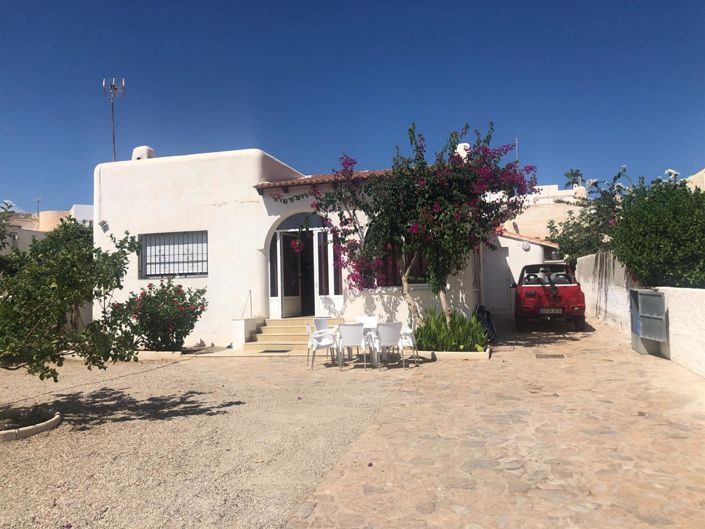 Image No.1-4 Bed Villa for sale