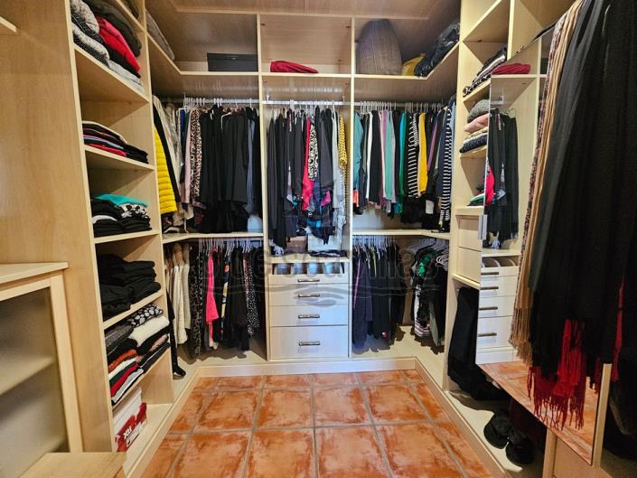 Image No.26-3 Bed Villa for sale