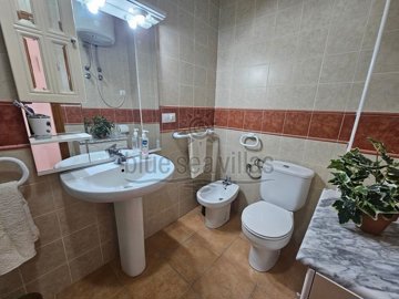 calle-azahar-bathroom-2