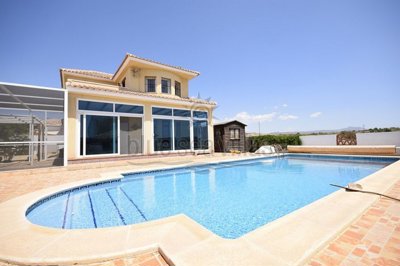 4 Bed Villa for sale