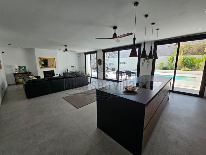 Image No.29-4 Bed Villa / Detached for sale