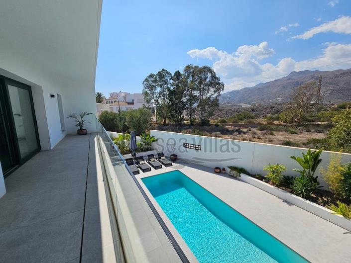 Image No.34-4 Bed Villa / Detached for sale