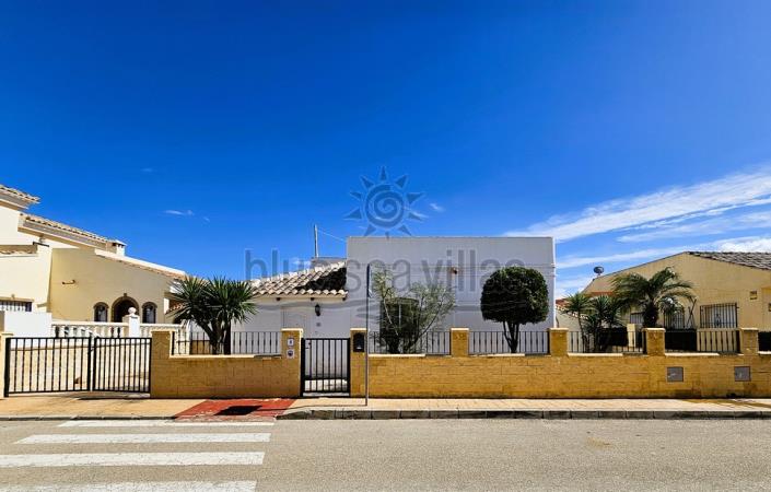 Image No.9-3 Bed Villa / Detached for sale