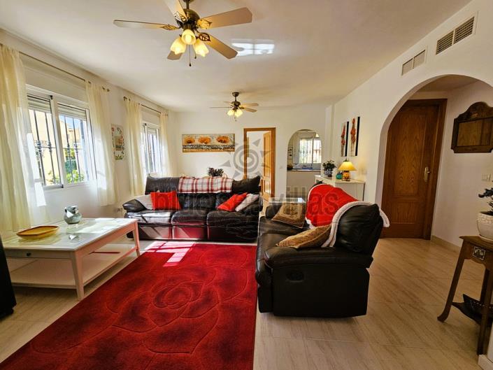 Image No.26-3 Bed Villa / Detached for sale