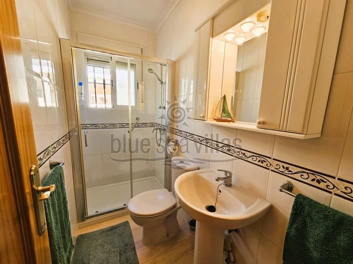 Image No.36-3 Bed Villa / Detached for sale