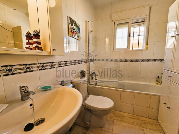 Image No.37-3 Bed Villa / Detached for sale