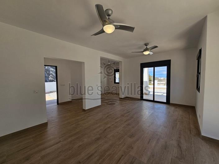 Image No.29-2 Bed House/Villa for sale