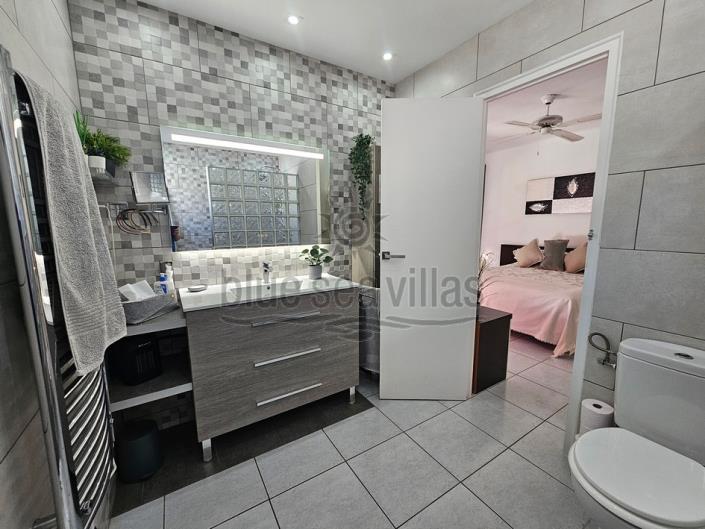 Image No.35-3 Bed Villa / Detached for sale