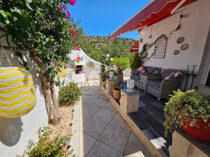 Image No.57-3 Bed Villa / Detached for sale