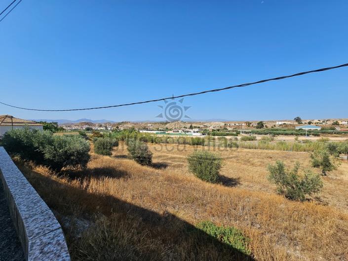 Image No.4-7 Bed Farmhouse for sale