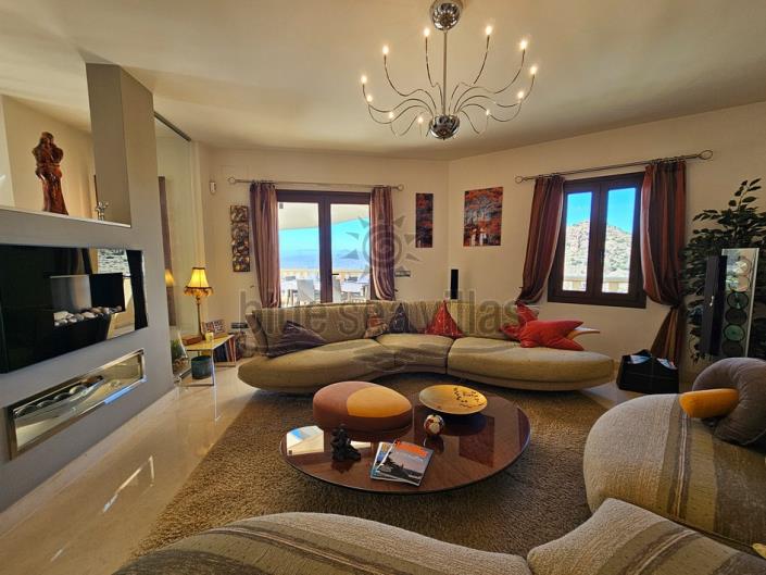 Image No.19-4 Bed Villa / Detached for sale