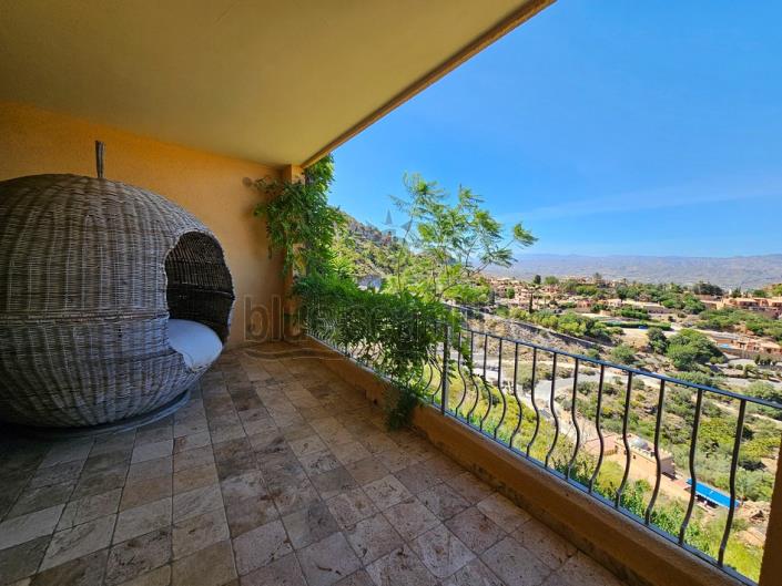 Image No.48-4 Bed Villa / Detached for sale