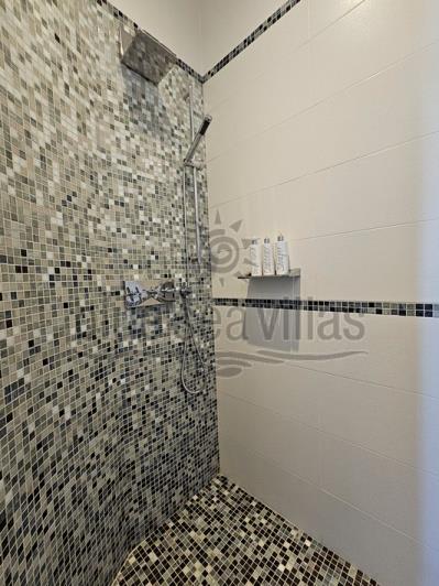 Image No.52-4 Bed Villa / Detached for sale