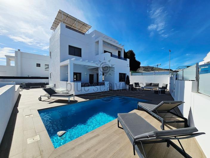 Image No.2-5 Bed Villa / Detached for sale